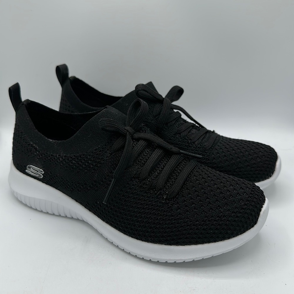 Skechers Air-Cooled Memory Foam black sneakers, size 6.5